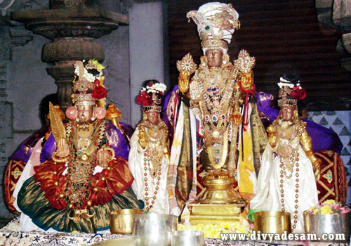 Sri Varadhar and Sri Perundevi Thayar, Kanchipuram