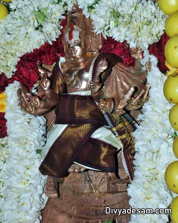 Tirumoghur Sri Chakrathalwar, திருமோகூர் சக்கரத்தாழ்வார் கோவில்
